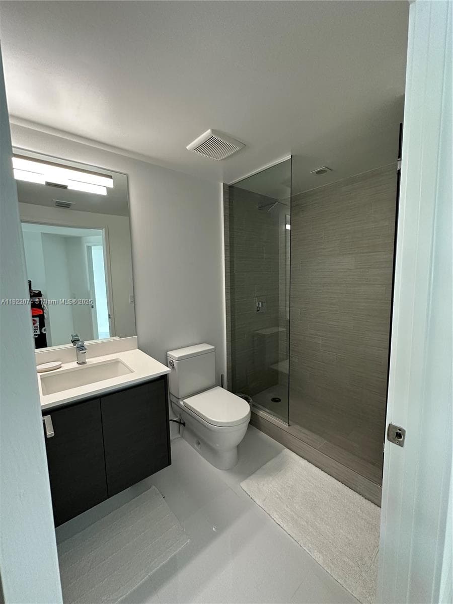 330 Sunny Isles Blvd 5-2002 photo 18