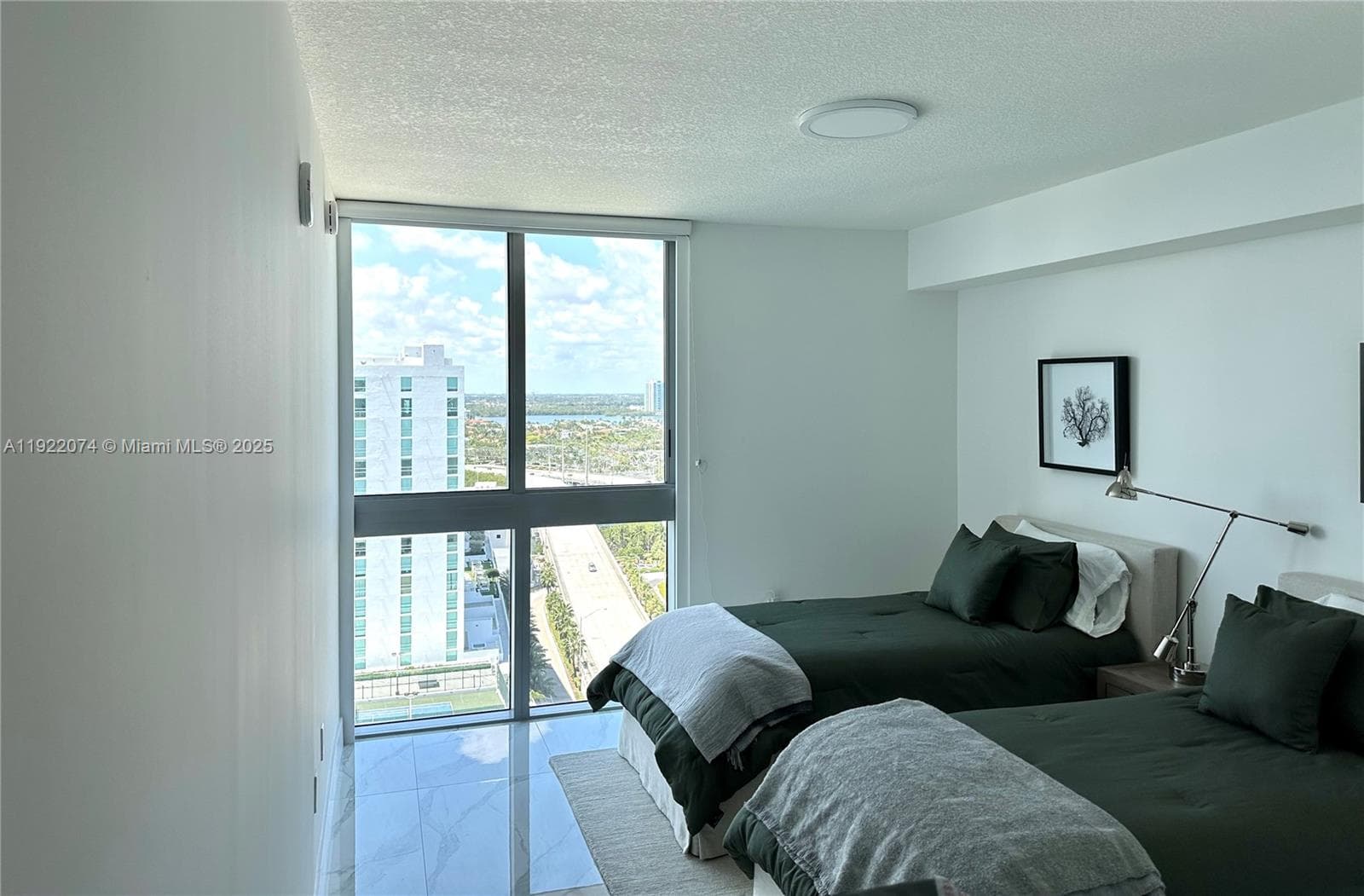 330 Sunny Isles Blvd 5-2002 photo 15