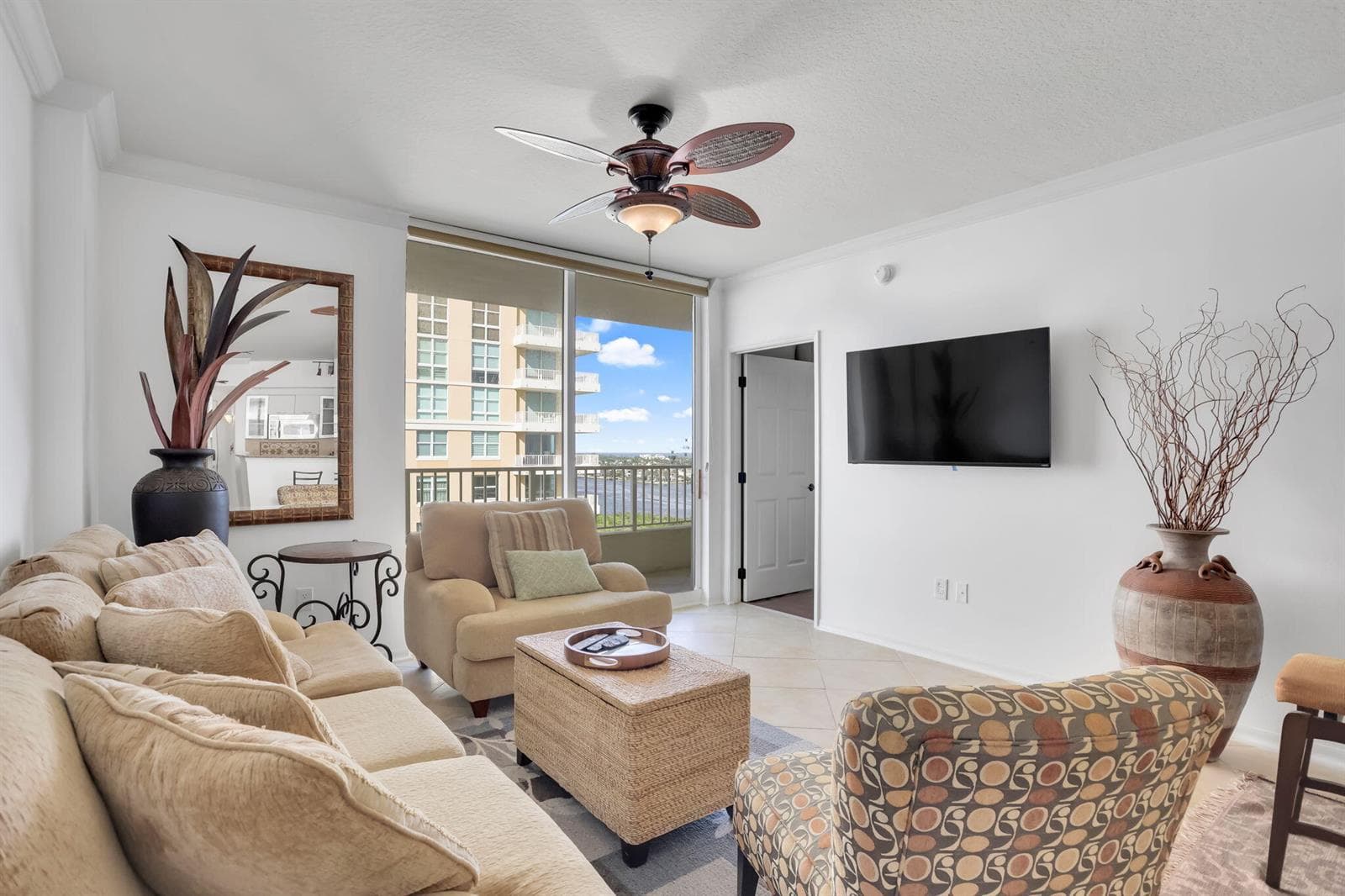 625 Casa Loma Boulevard 1103 photo 2