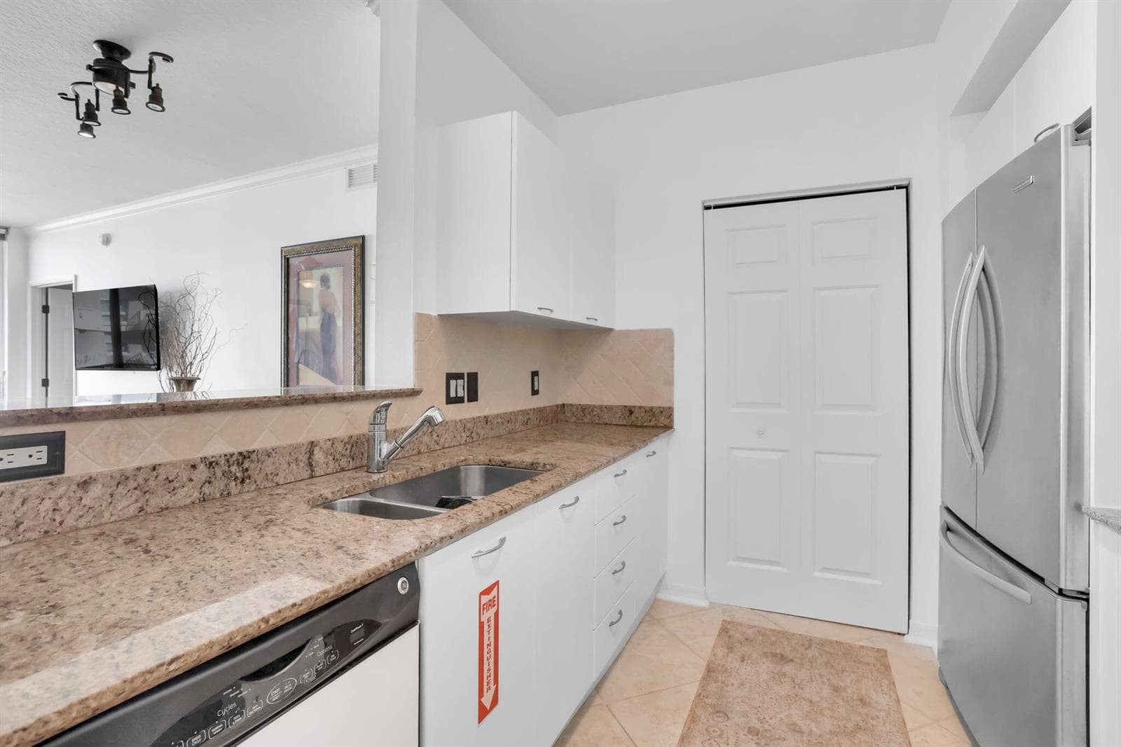 625 Casa Loma Boulevard 1103 photo 8