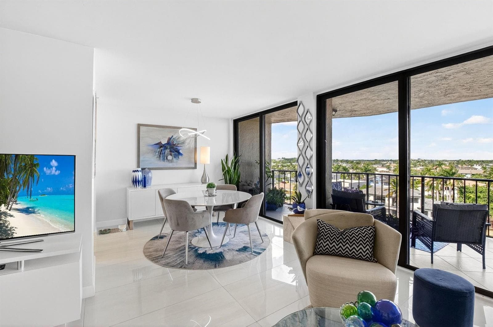 899 Jeffery Street 710 photo 10