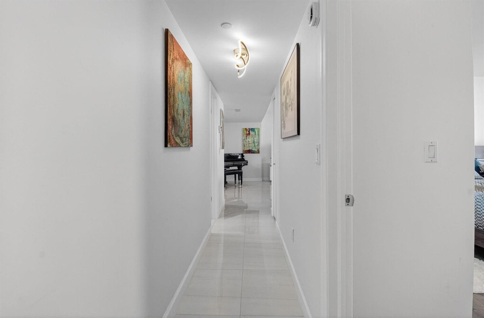 899 Jeffery Street 710 photo 15