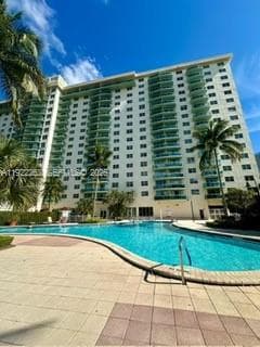 19390 Collins Ave 414 photo 23