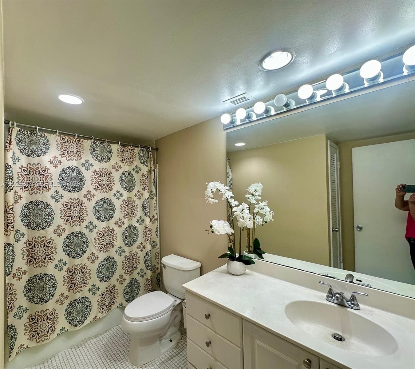19390 Collins Ave 414 photo 9