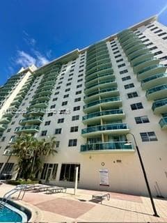 19390 Collins Ave 414 photo 18