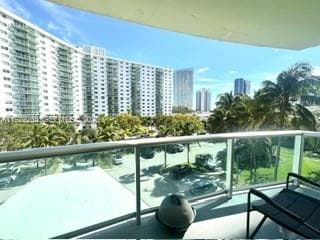 19390 Collins Ave 414 photo 19