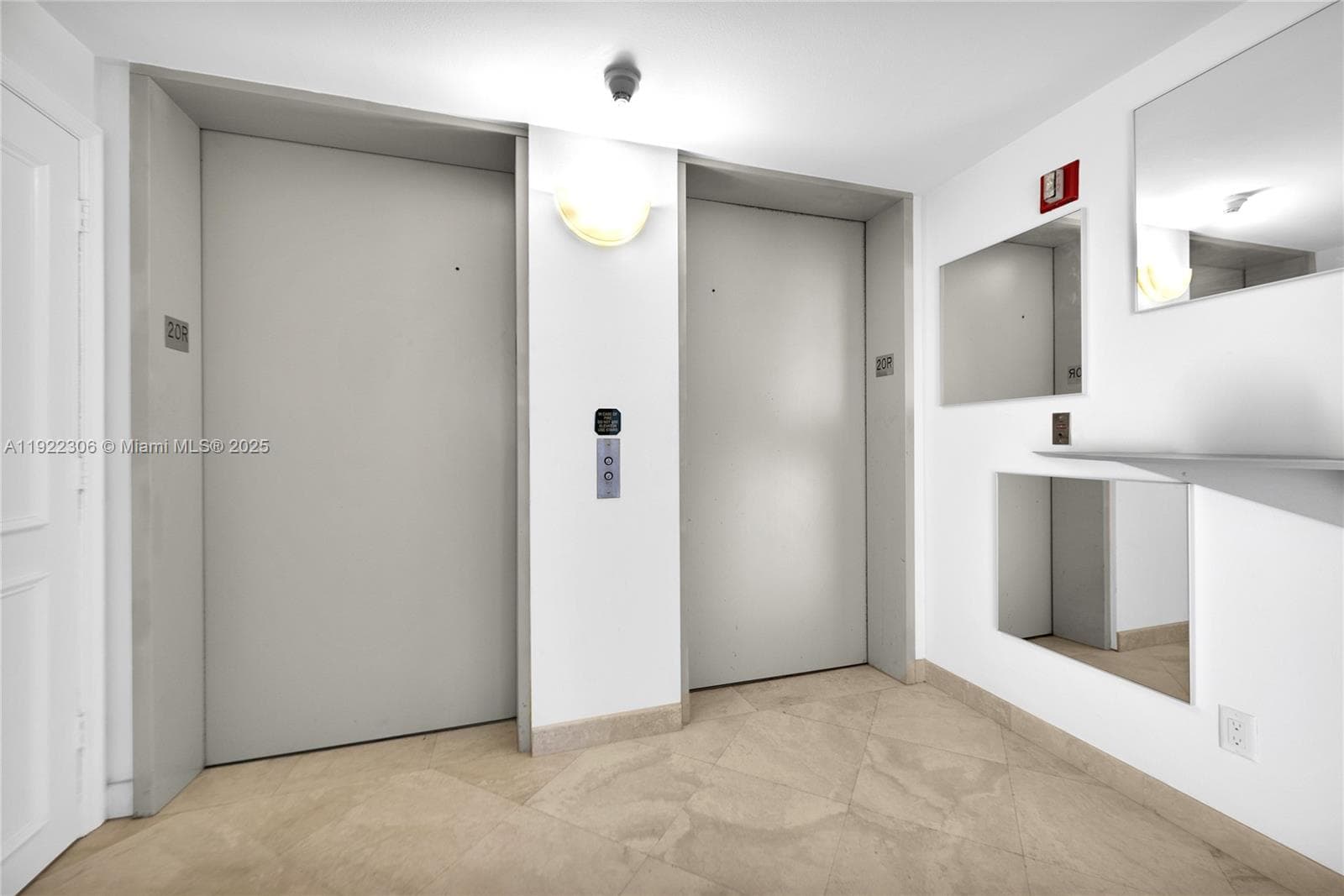 21050 Point Pl 2001 photo 9