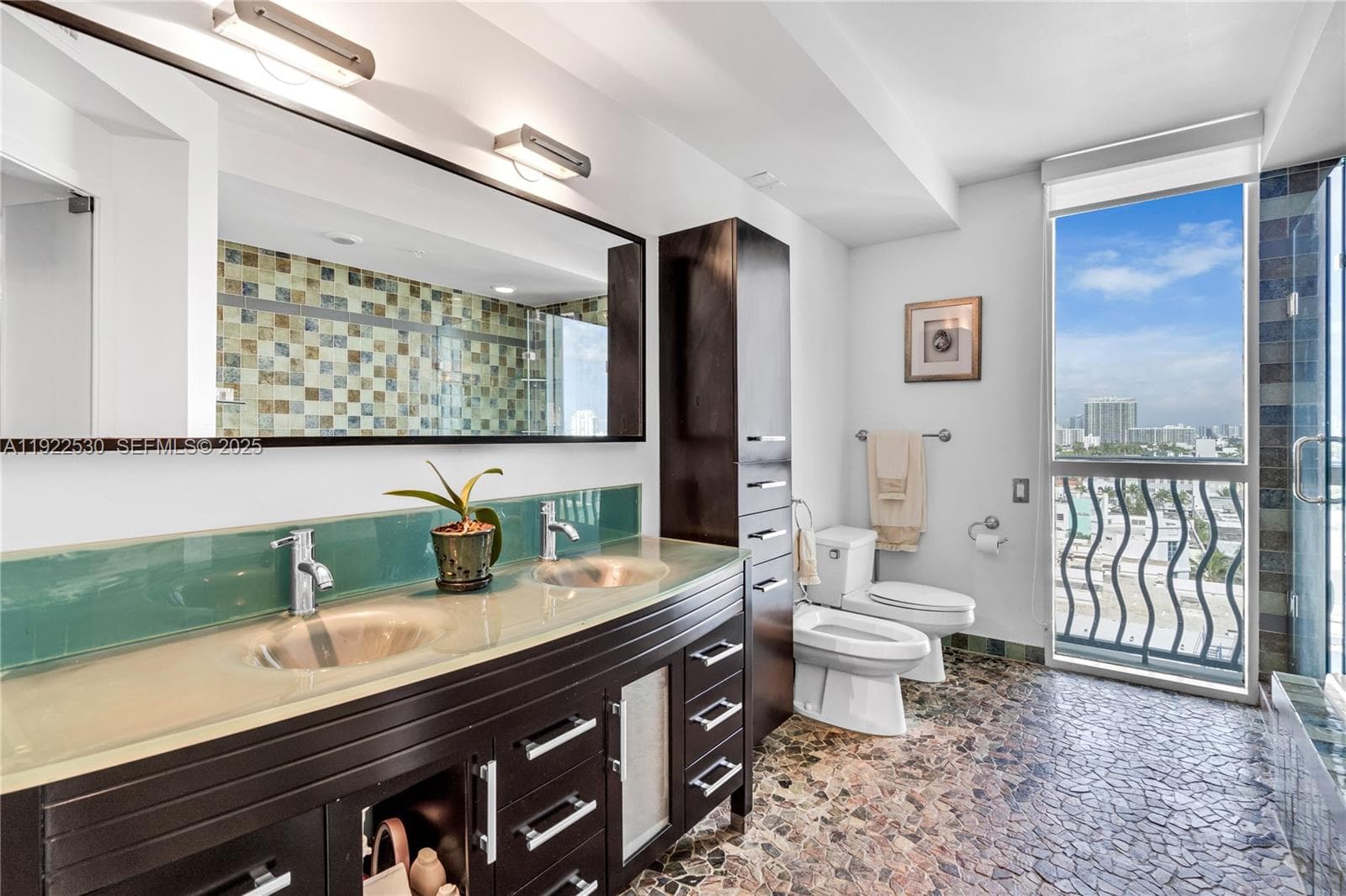 1500 Ocean Dr 907 photo 21