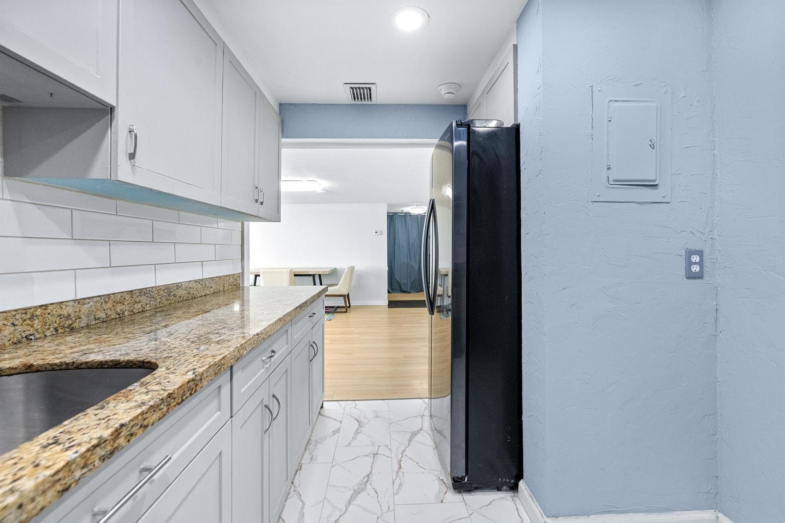 5600 N Flagler Drive 407 photo 17