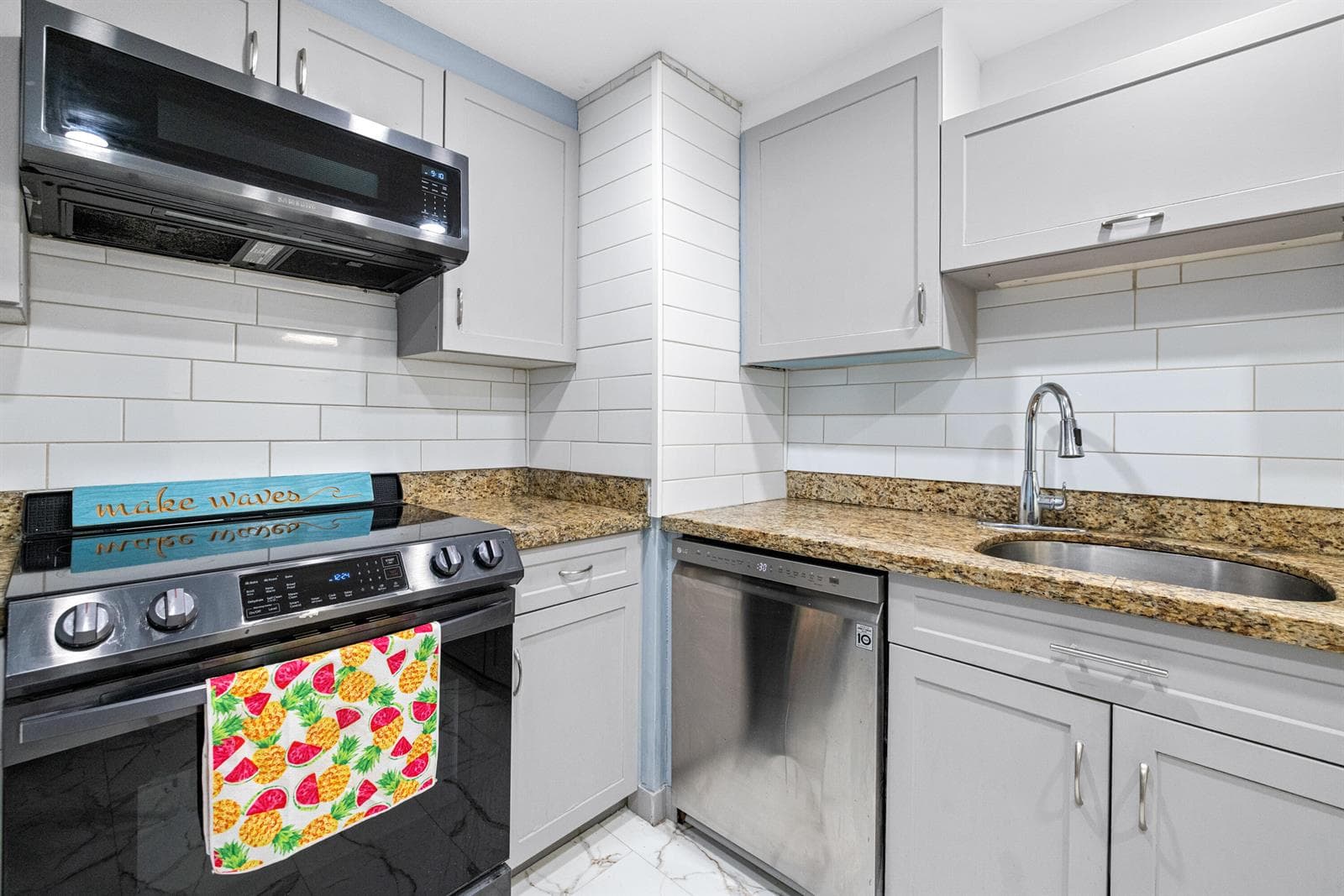 5600 N Flagler Drive 407 photo 16