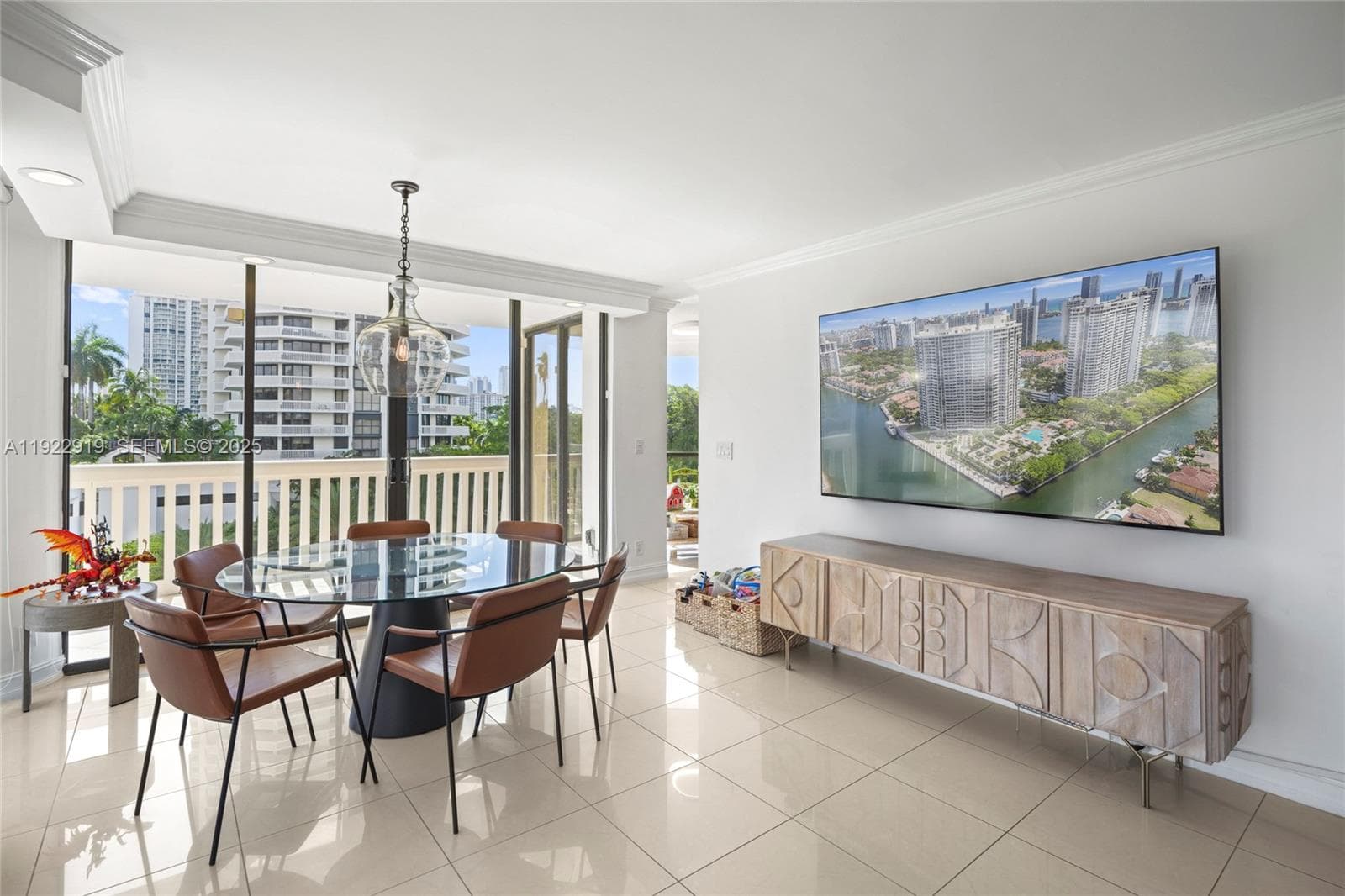 1000 Island Blvd 504 photo 7