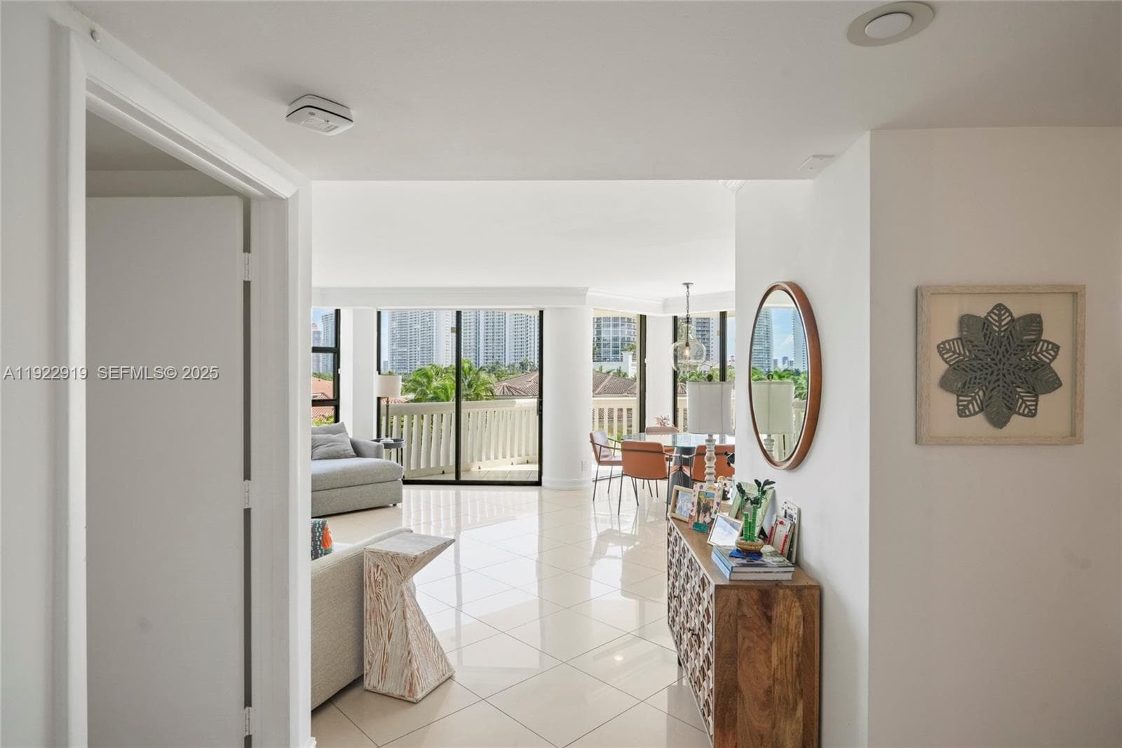 1000 Island Blvd 504 photo 8