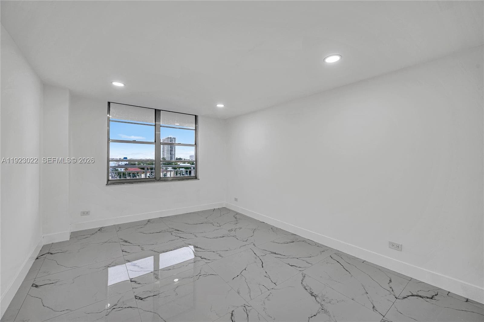 301 174th St 820 photo 6