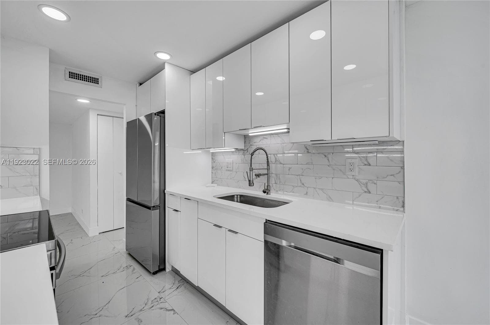 301 174th St 820 photo 12