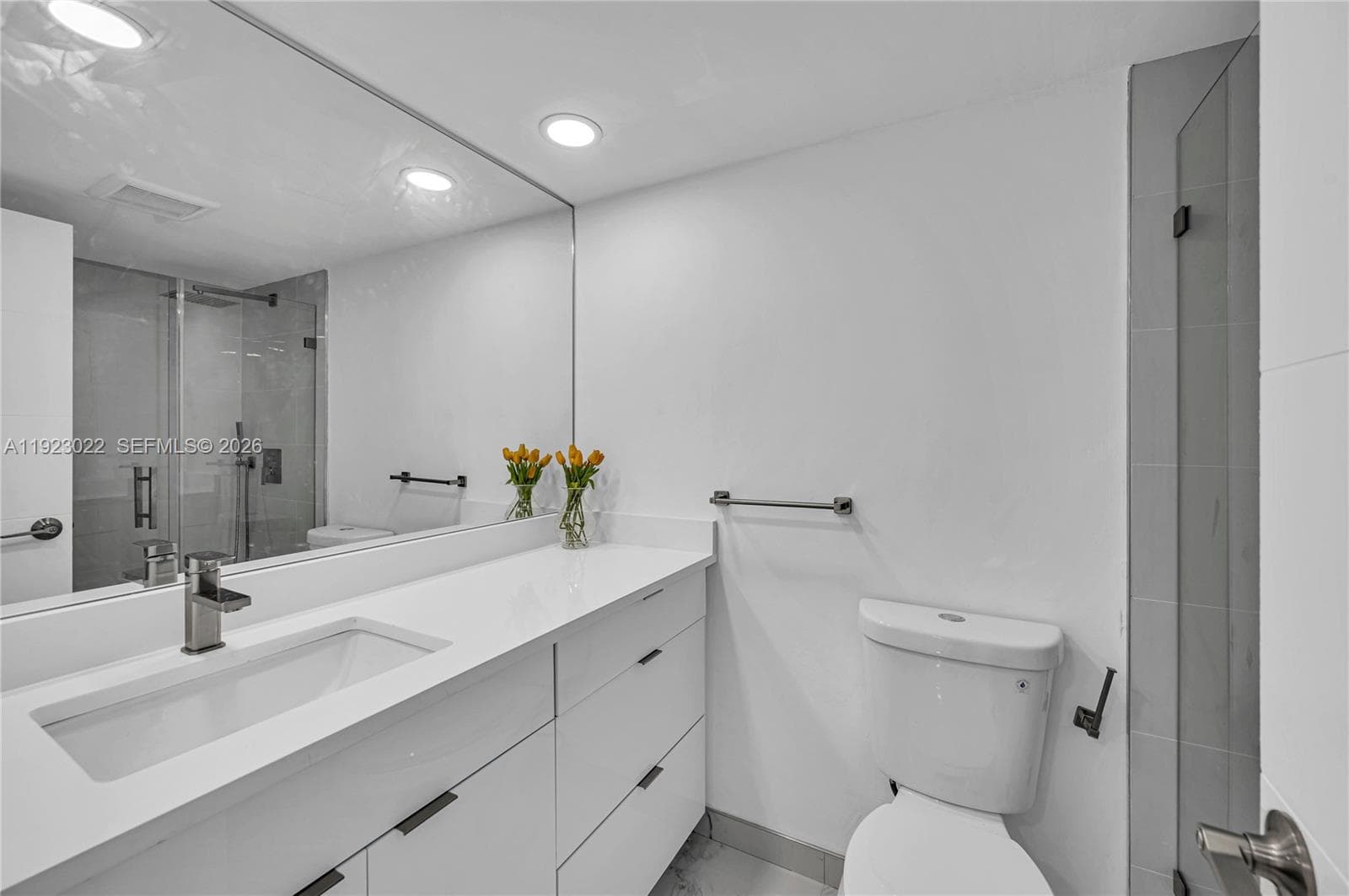 301 174th St 820 photo 9