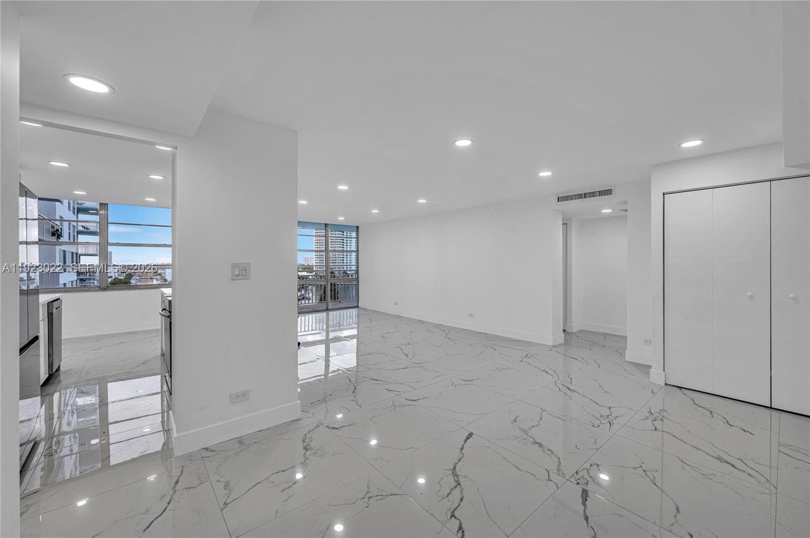301 174th St 820 photo 4
