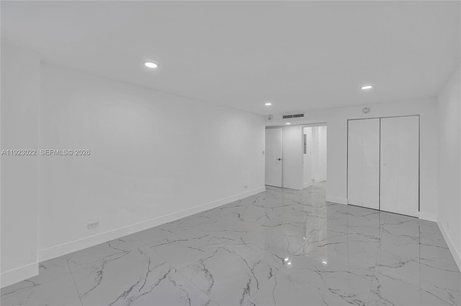 301 174th St 820 photo 8