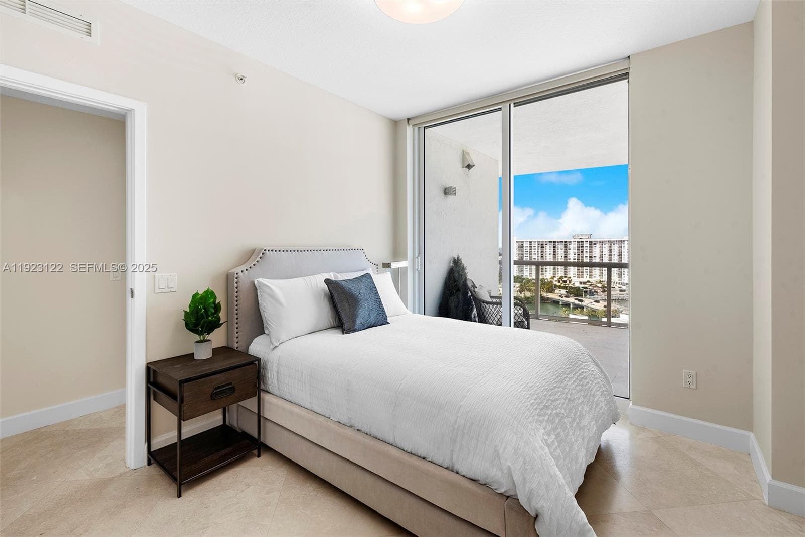 3801 Collins Ave 1602 photo 15