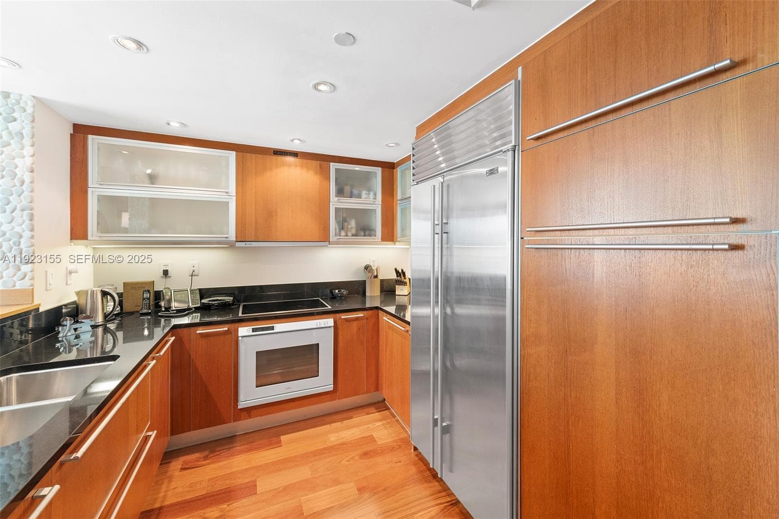 101 20th St 1706 photo 13