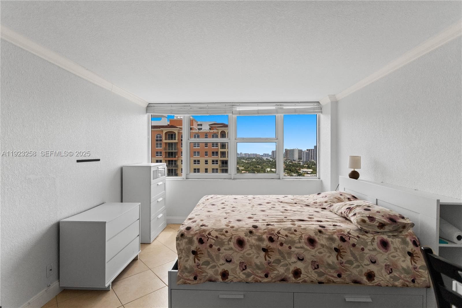 2030 Ocean Dr 1710 photo 18