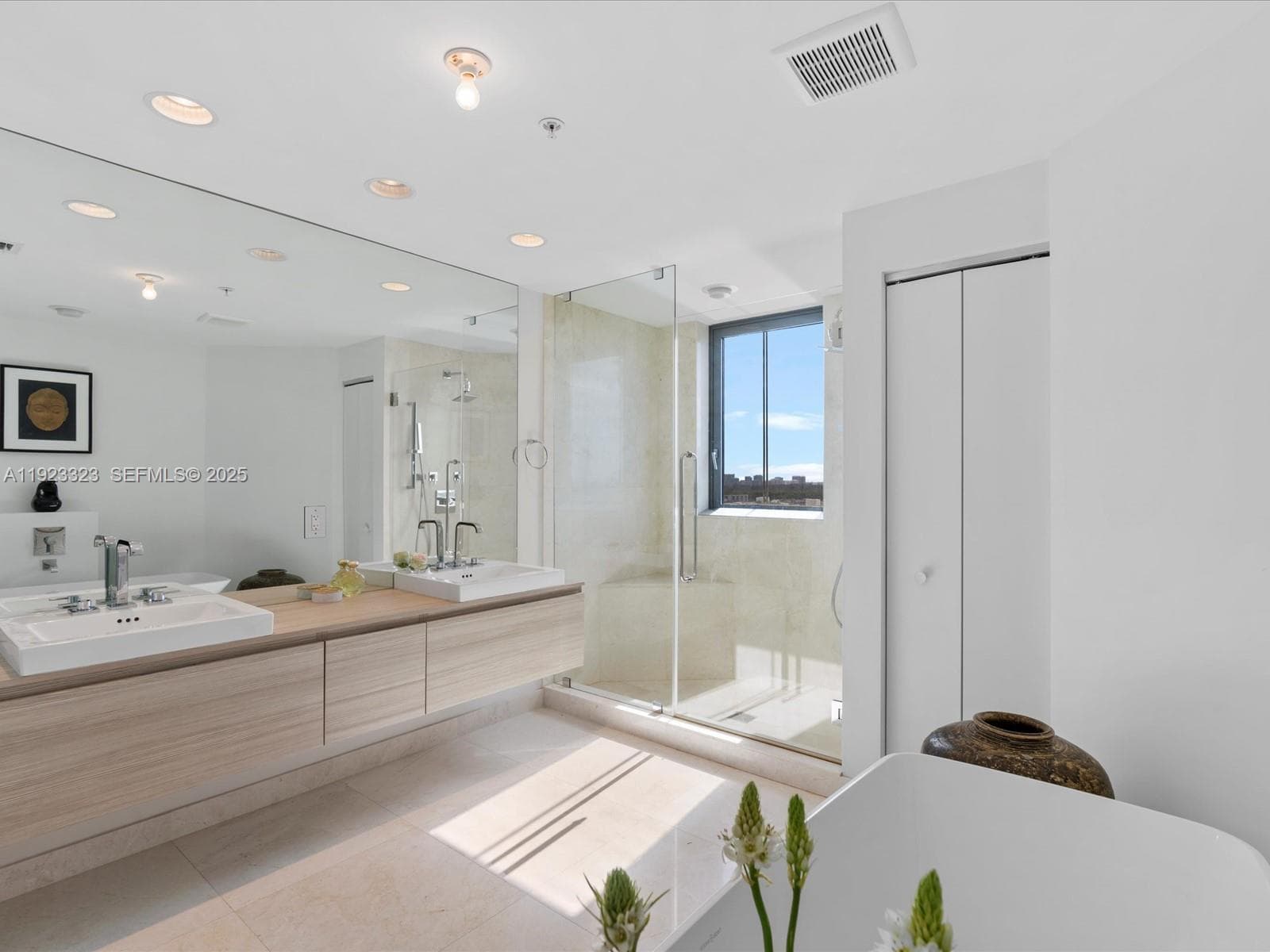 17111 Biscayne Blvd 1104 photo 13