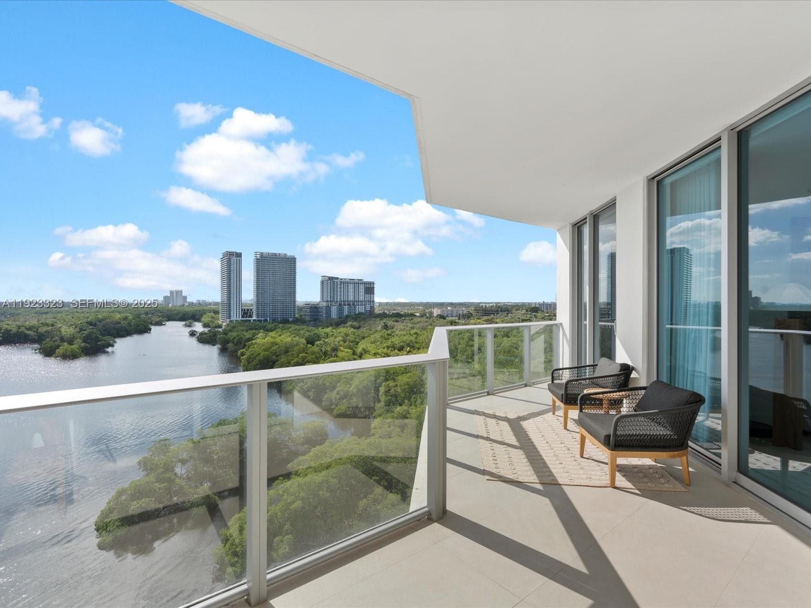 17111 Biscayne Blvd 1104 photo 22