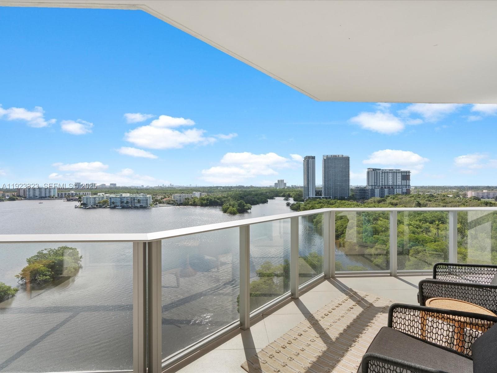 17111 Biscayne Blvd 1104 photo 24