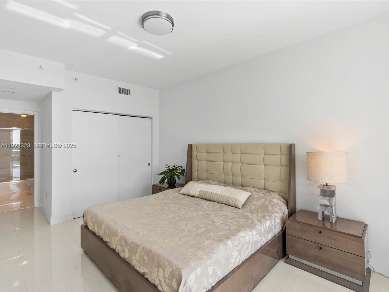 17111 Biscayne Blvd 1104 photo 18