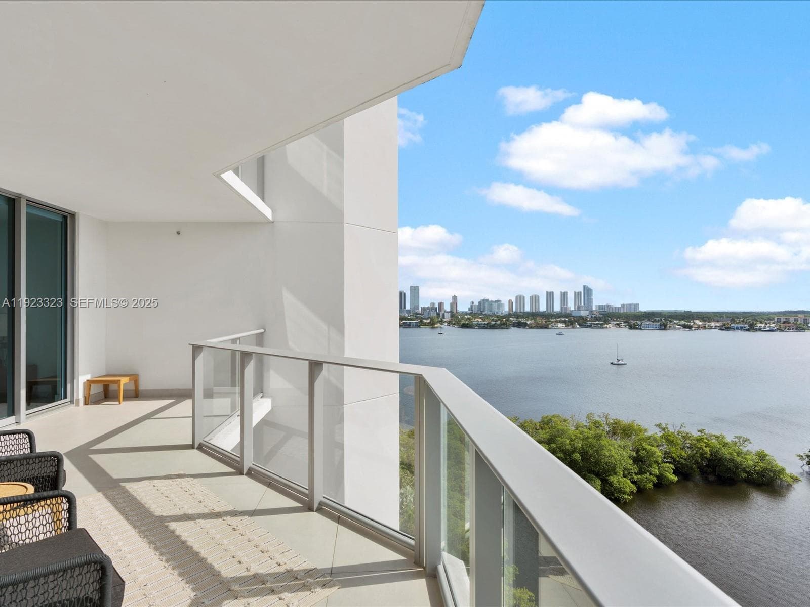 17111 Biscayne Blvd 1104 photo 25