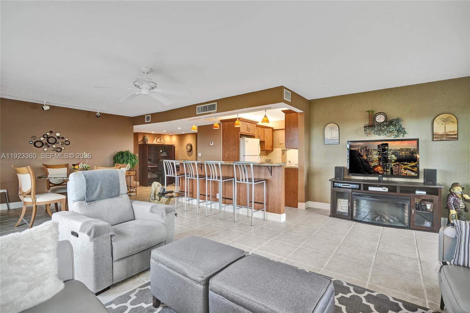 5100 Dupont Blvd 6M photo 1