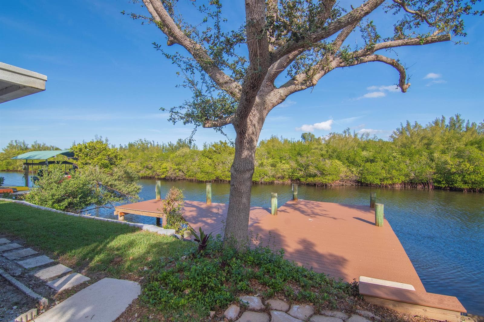 922 Jackson Way photo 2