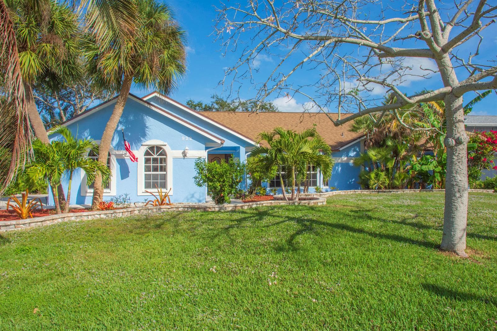 922 Jackson Way photo 1