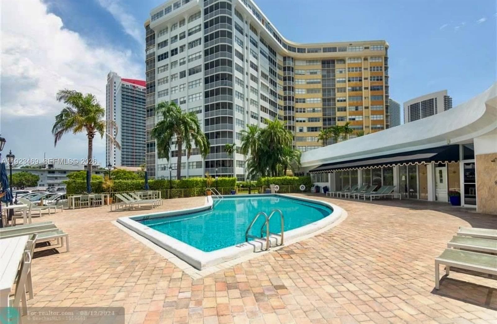 100 Golden Isles Dr 605 photo 11