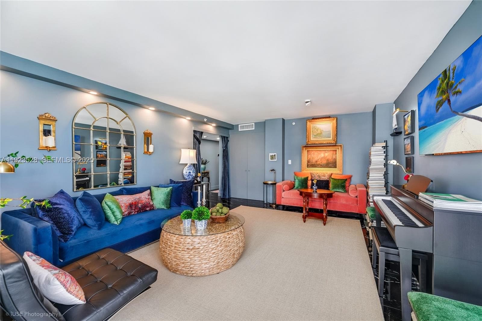 2555 Collins Ave PH114 photo 3