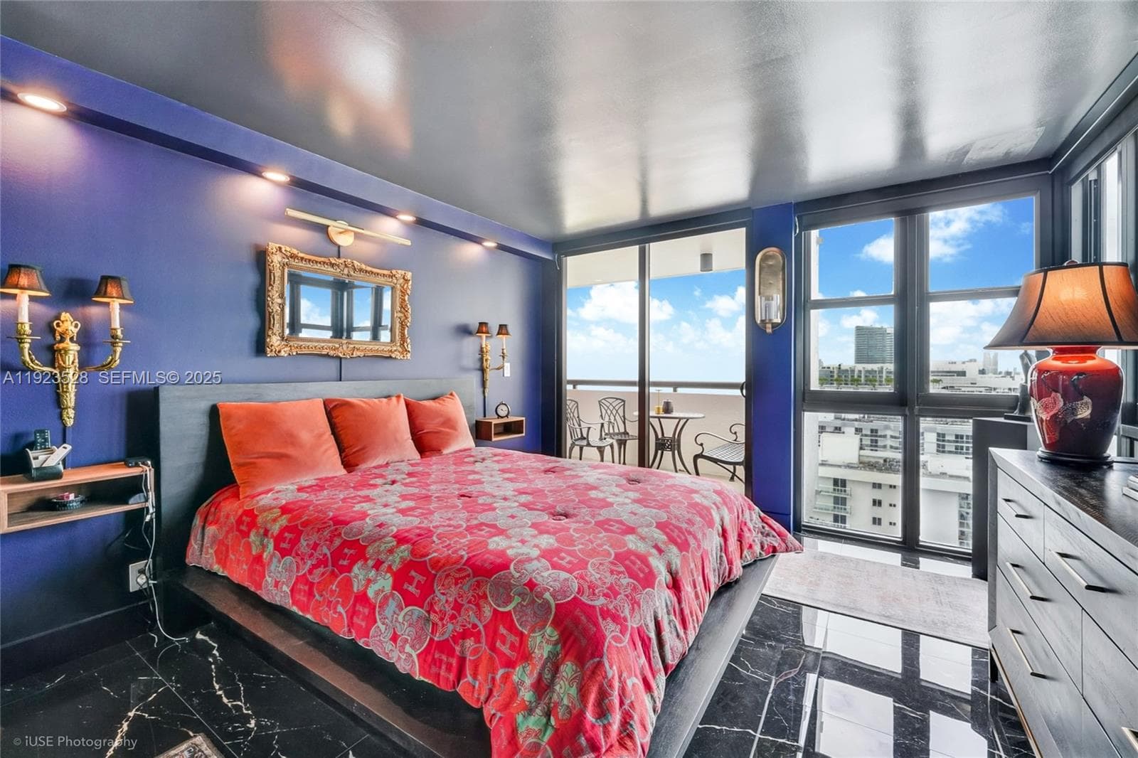 2555 Collins Ave PH114 photo 8