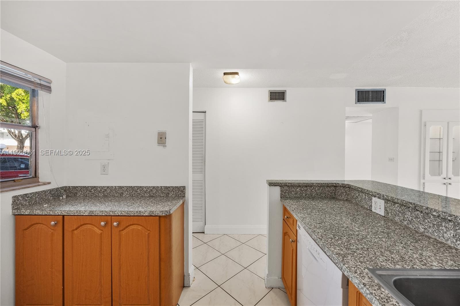 3550 NE 169th St 112 photo 24