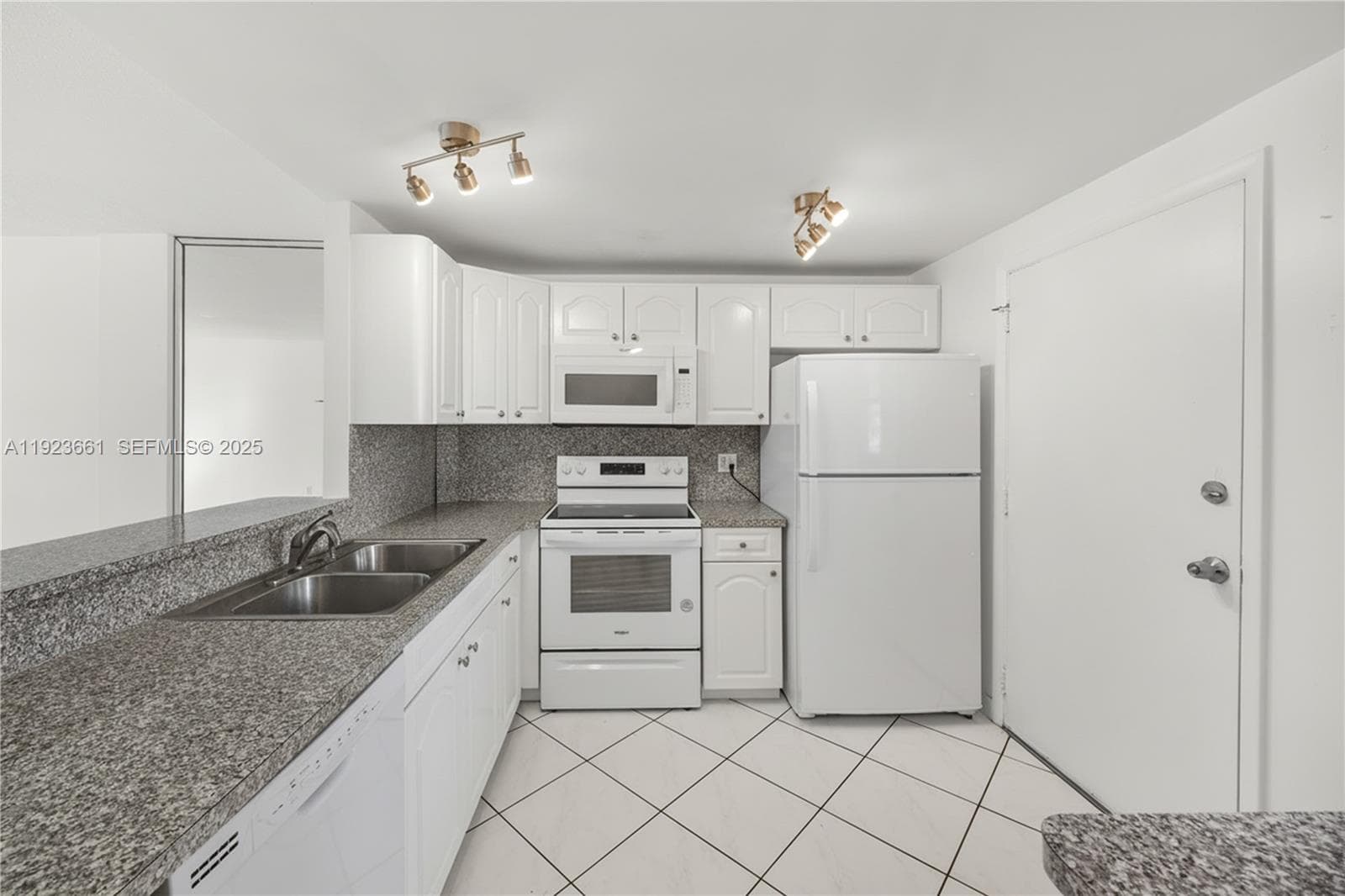 3550 NE 169th St 112 photo 10