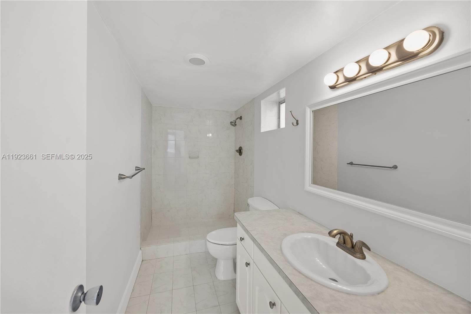3550 NE 169th St 112 photo 15