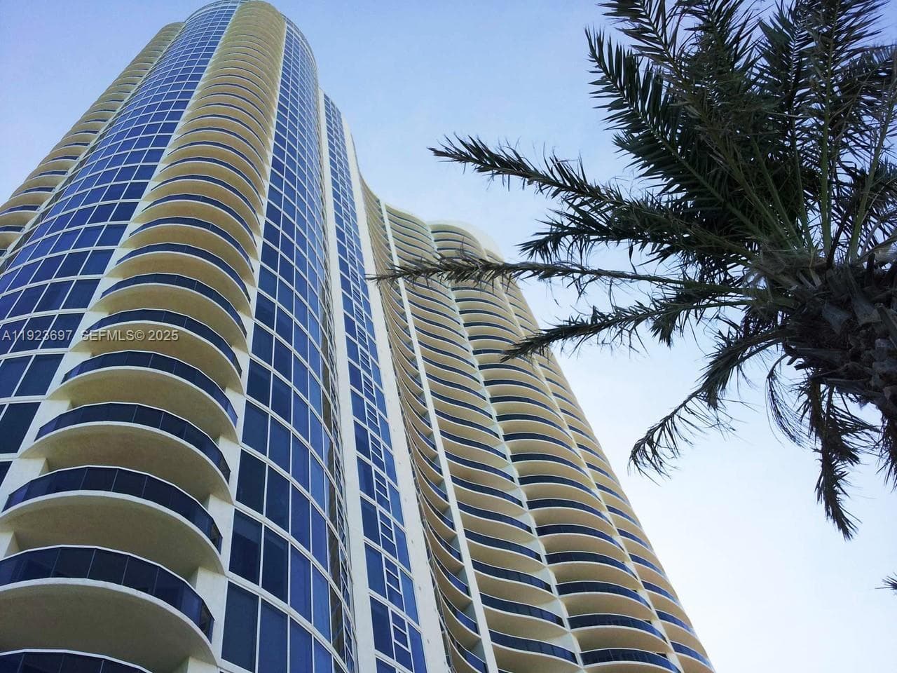 17201 Collins Ave 1009 photo 1