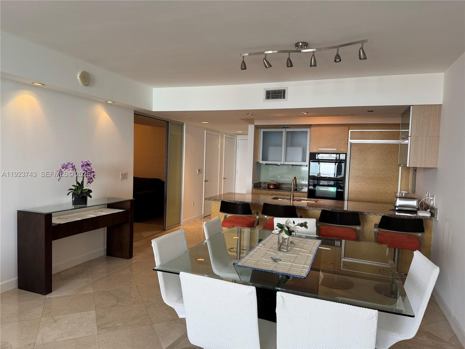 1830 Ocean Dr 3303 photo 6