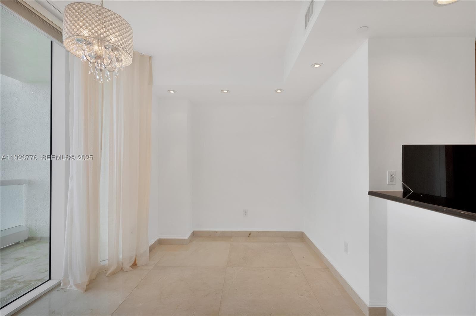 17875 Collins Ave 905 photo 20