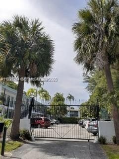 645 NE 77th St 8 photo 1