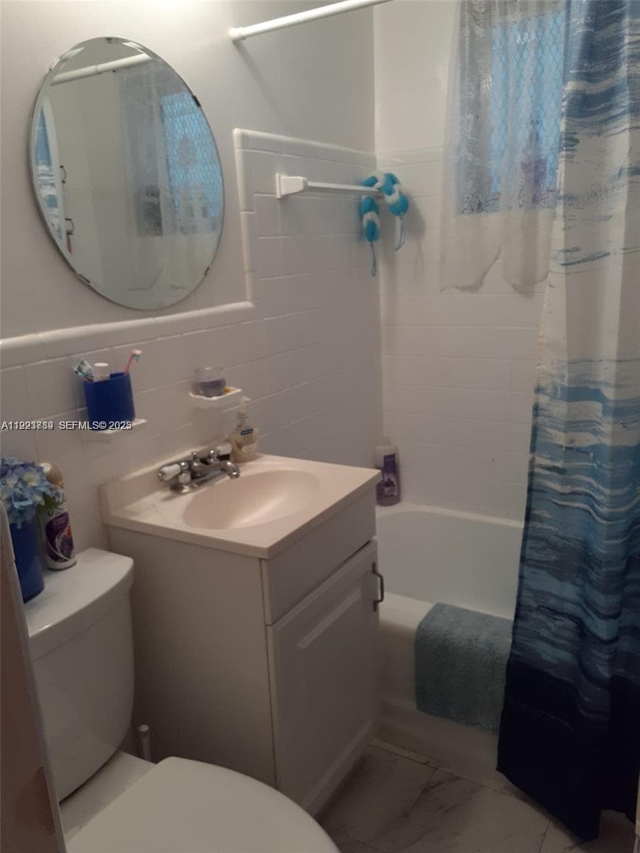 645 NE 77th St 8 photo 5