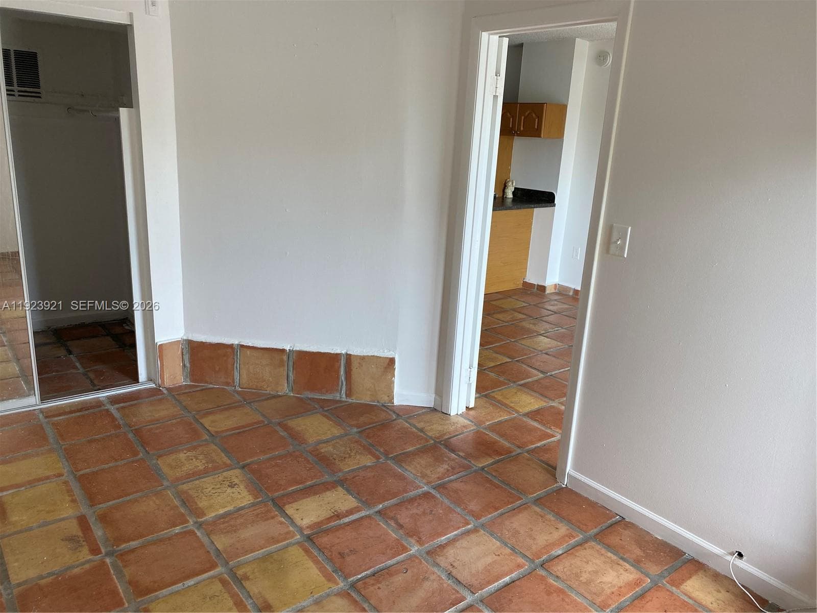 1650 NE 115th St 405 photo 14