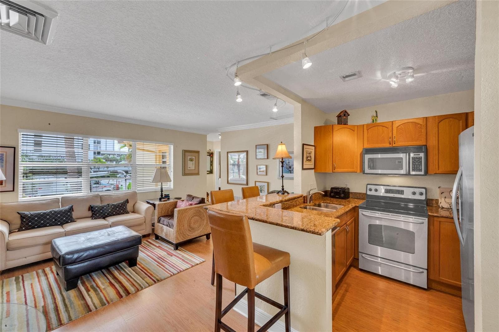 341 N Birch Road 204 photo 10