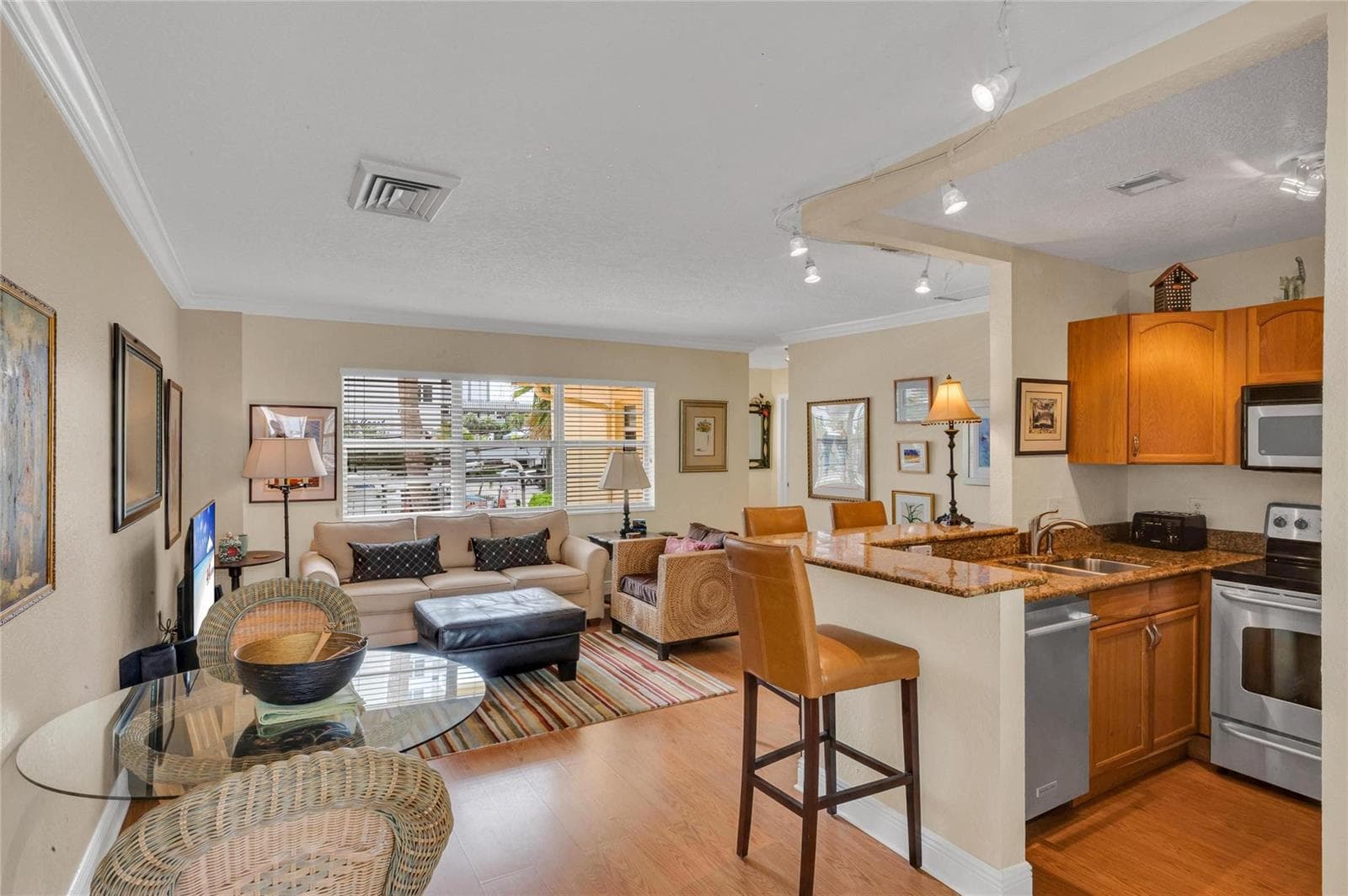 341 N Birch Road 204 photo 8