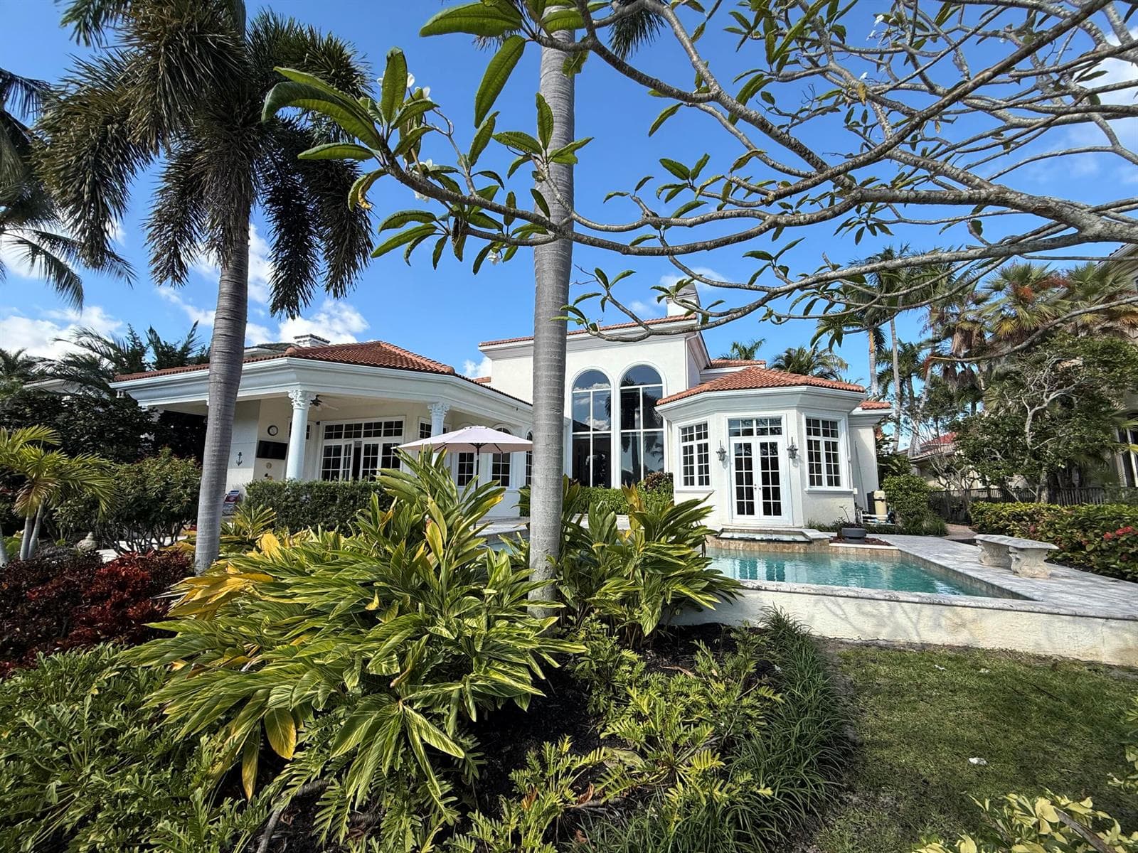 828 Harbour Isle Place photo 4