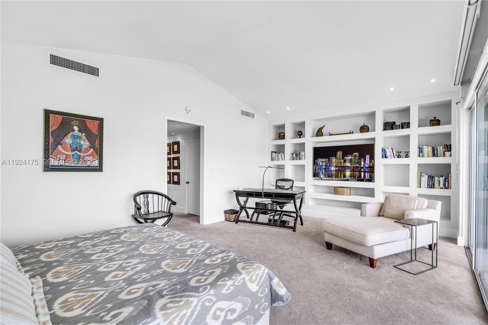 591 N Mashta Dr photo 15