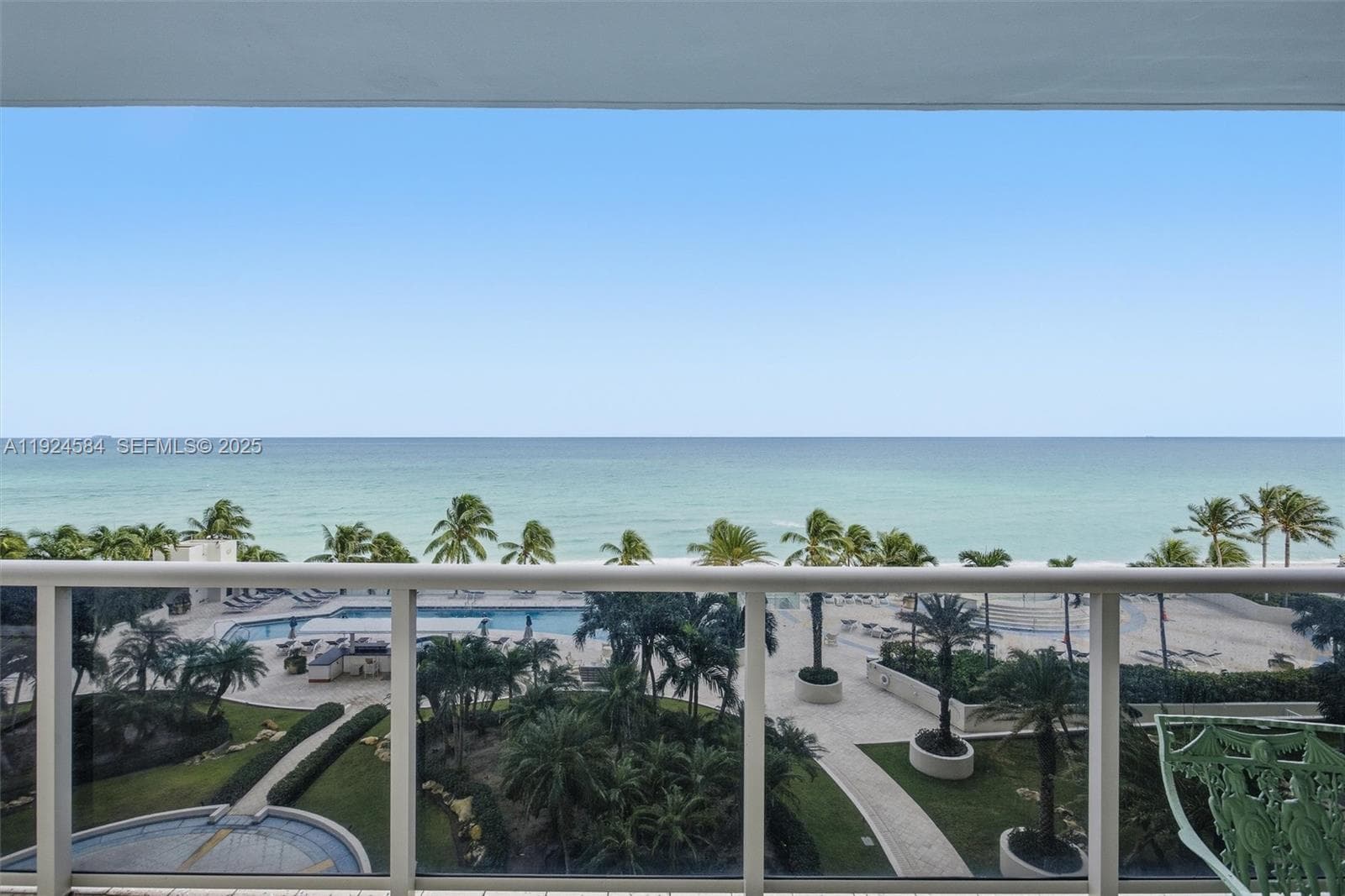 19111 Collins Ave 505 photo 4