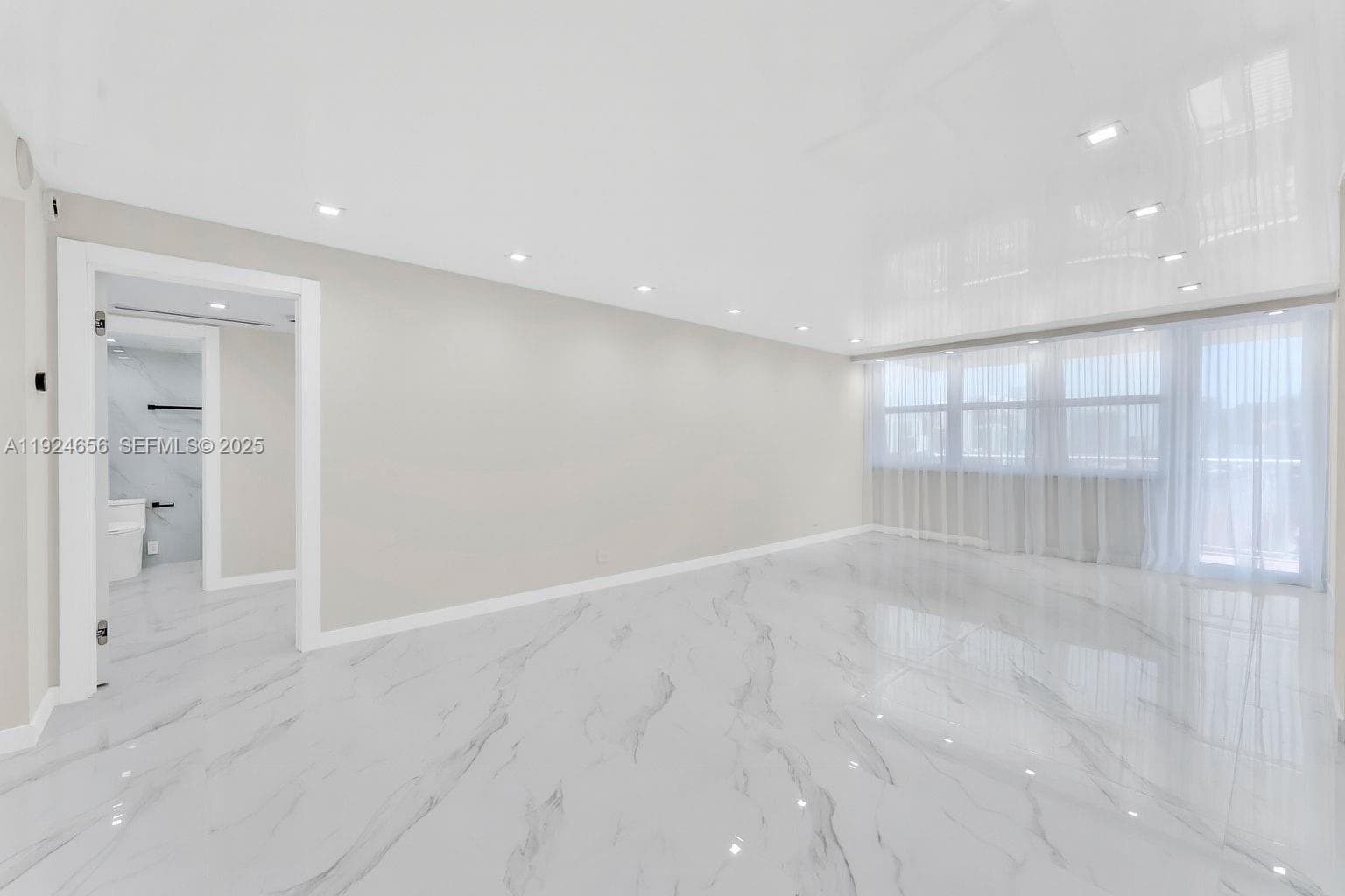 251 174th St 1414 photo 4